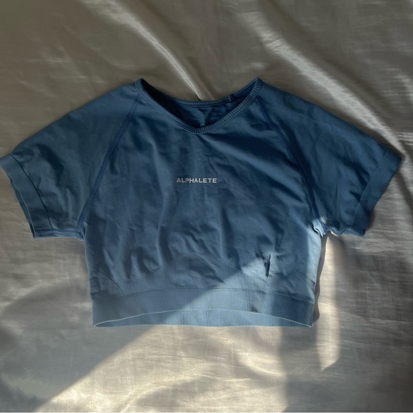 Alphalete Athletics Crop Top - Picture 1 of 3